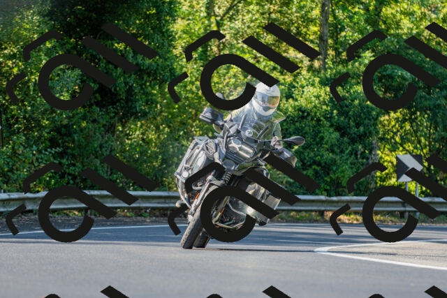 20250906104945_-R020986_r2