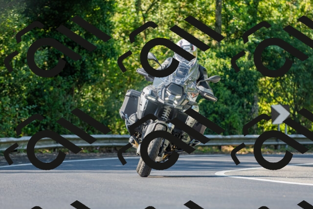 20250906104948_-R020992_r2