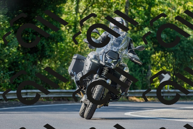 20250906104948_-R020993_r2