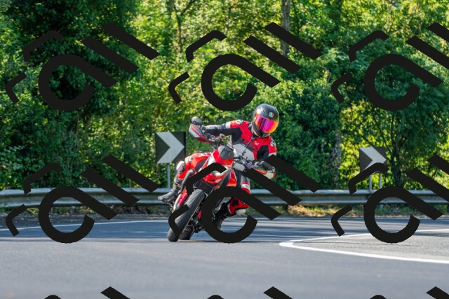 20250906105037_-R020995_r2