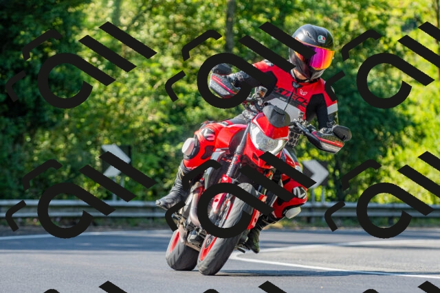 20250906105038_-R020997_r2