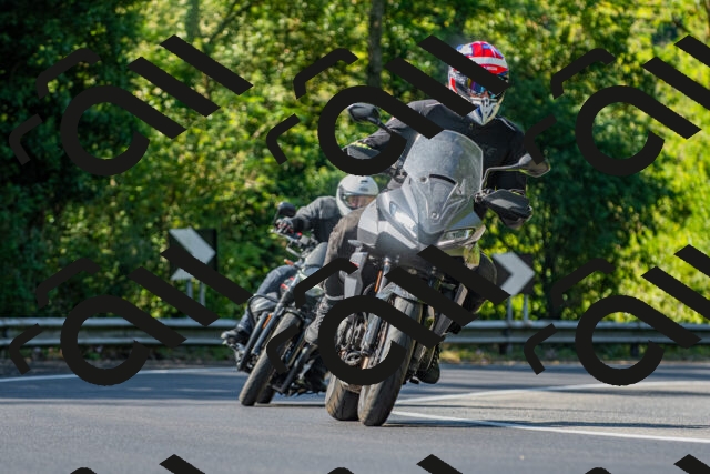 20250906105045_-R021000_r2