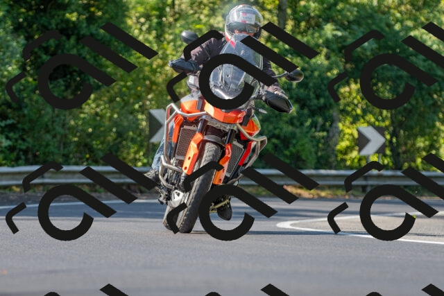 20250906105452_-R021029_r2