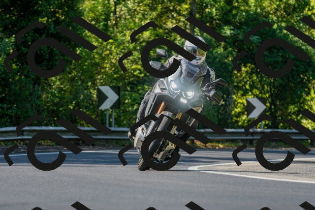 20250906105817_-R021039_r2