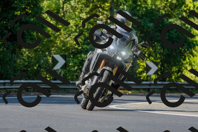 20250906105817_-R021040_r2