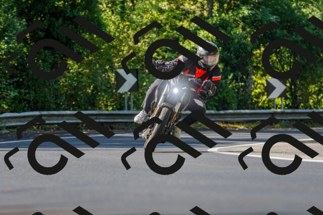 20250906105939_-R021053_r2