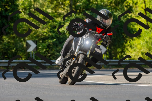 20250906105939_-R021055_r2