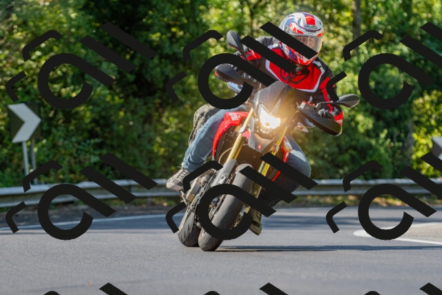 20250906110342_-R021065_r2