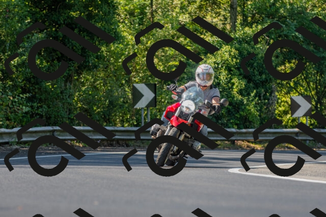 20250906111100_-R021081_r2