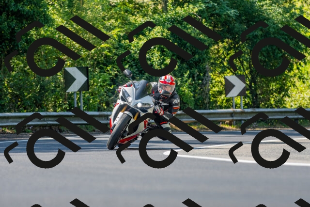 20250906111237_-R021085_r2