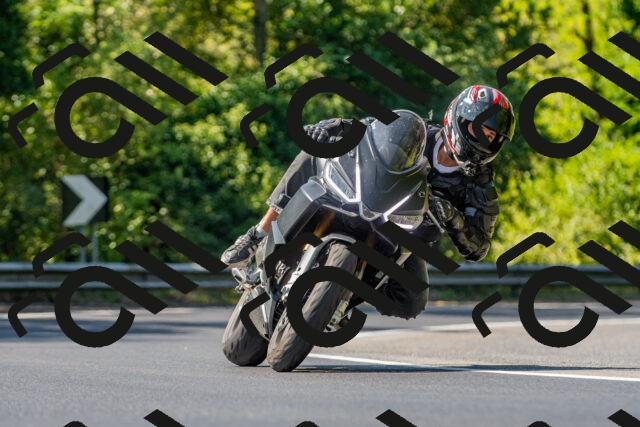 20250906112044_-R021154_r2