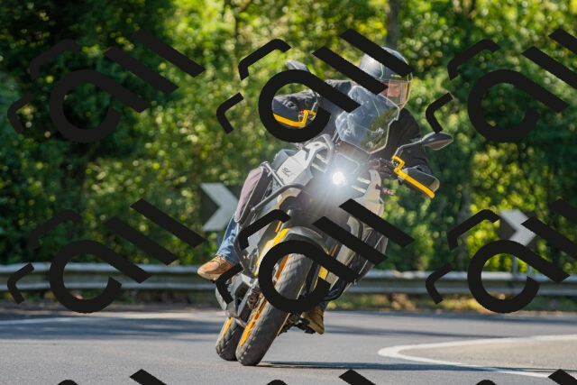 20250906113044_-R021170_r2