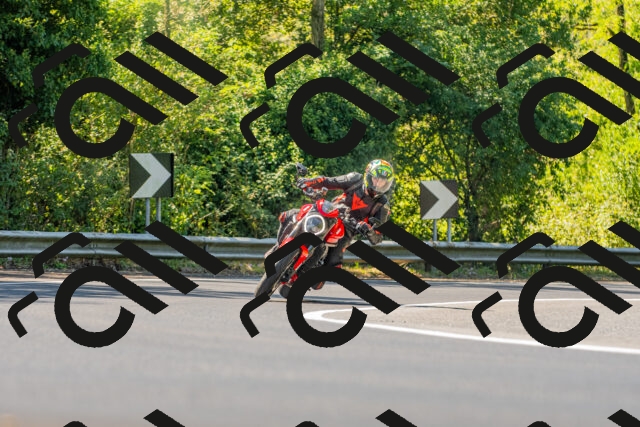 20250906114920_-R021260_r2