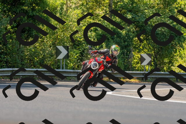 20250906114921_-R021261_r2