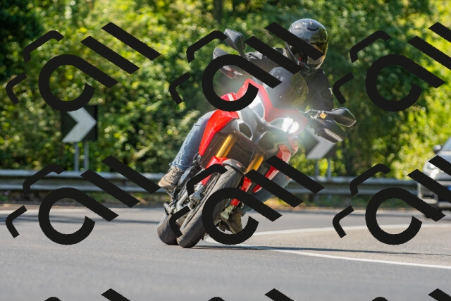 20250906120020_-R021278_r2