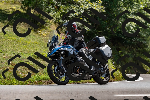 202509071449-DSC_8733_d2_