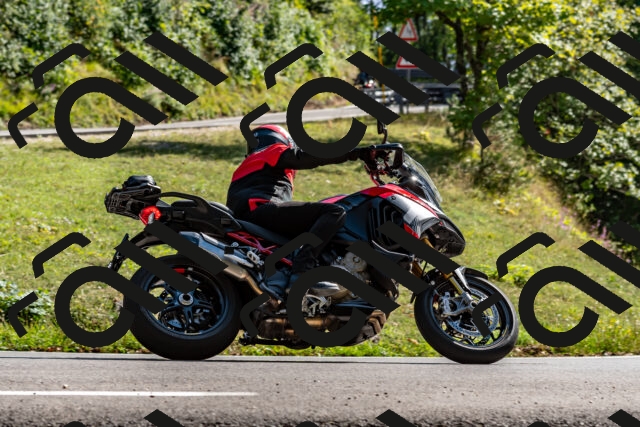 202509071534-DSC_8882_d2_