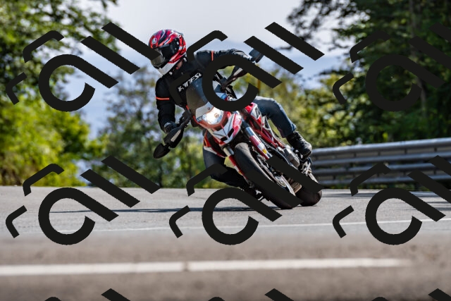 202509071543-DSC_8933_d2_