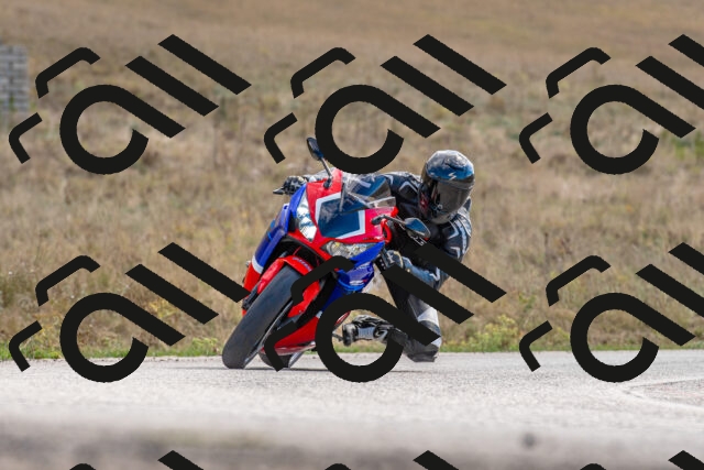 20250907105242-R01_6290_r1