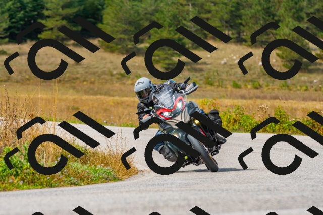 20250907115703_-R022437_r2