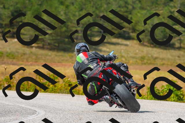 20250907124052_-R022876_r2