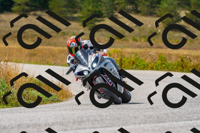 20250907124200_-R022880_r2