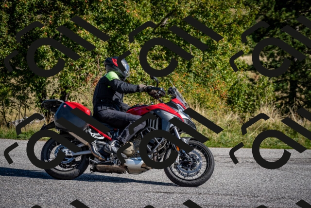 202509131044-DSC_3898_c2