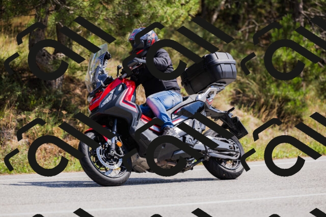 202509131307-_04A8142_c3