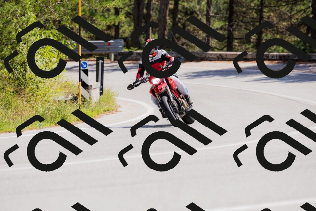 202509131313-_04A8209_c3