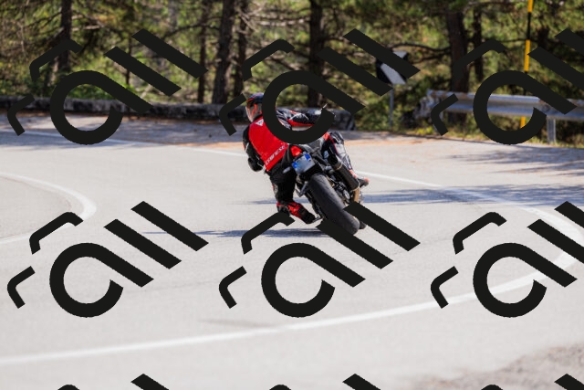 202509131344-_04A8564_c3