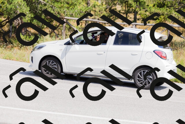 202509131353-_04A8623_c3