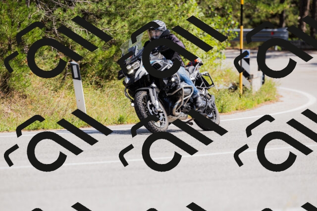 202509131357-_04A8678_c3