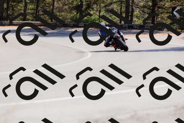 202509131402-_04A8696_c3