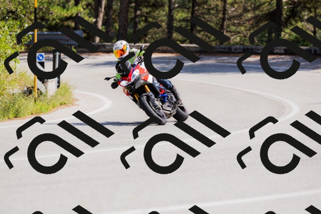 202509131423-_04A8865_c3