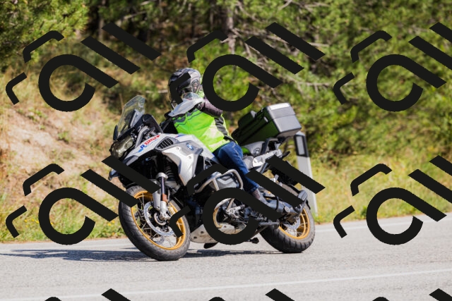 202509131428-_04A8884_c3