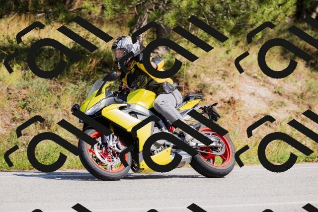 202509131438-_04A9000_c3