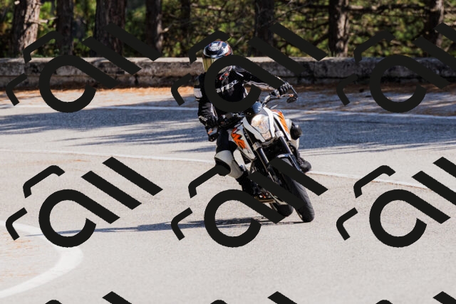 202509131440-_04A9006_c3