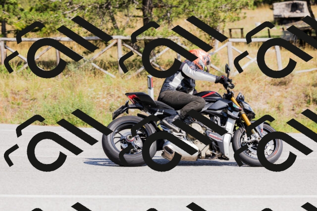 202509131440-_04A9020_c3