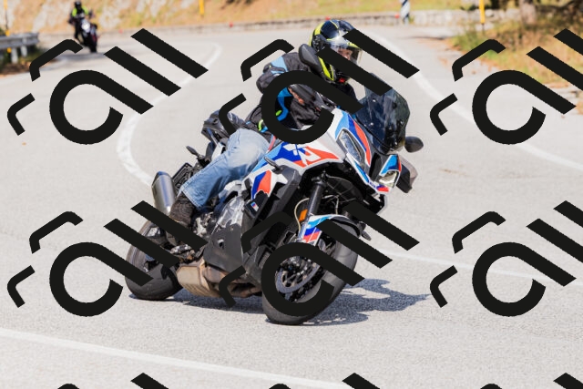 202509131516-_04A9399_c3