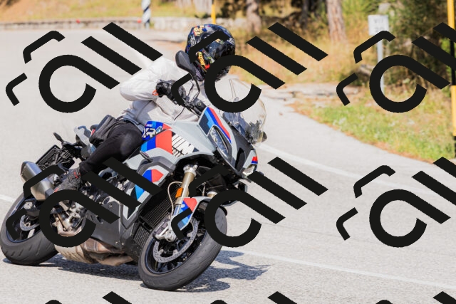 202509131517-_04A9413_c3