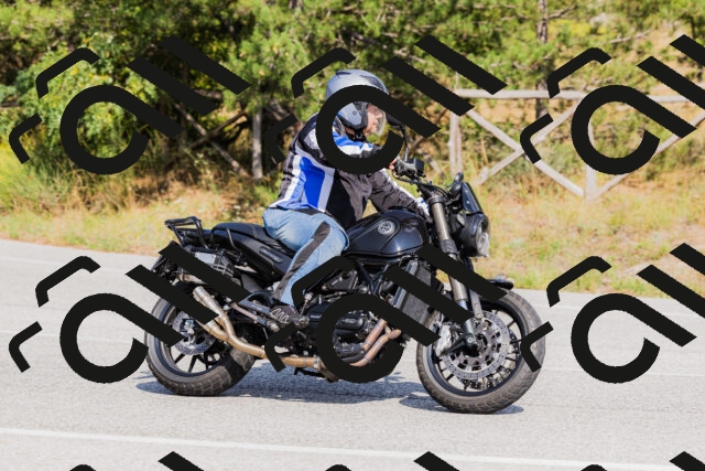 202509131521-_04A9468_c3