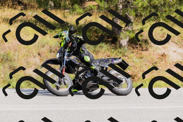 202509131535-_04A9630_c3