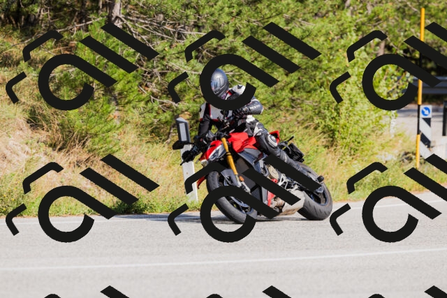 202509131540-_04A9666_c3