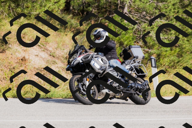 202509131543-_04A9674_c3