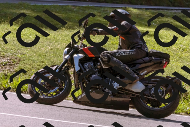 202509131118-_DSC9887_d1_