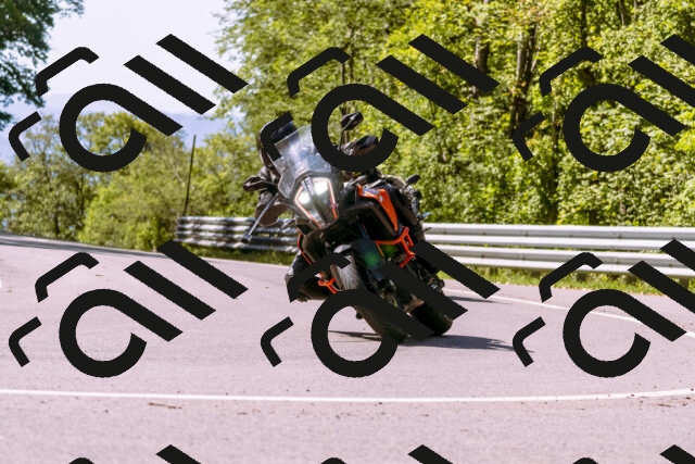 202509131120-_DSC9900_d1_