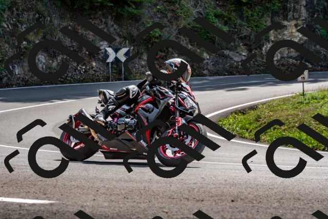 202509131258-DSC_9189_d2_