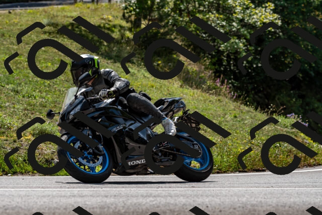 202509131304-DSC_9219_d2_