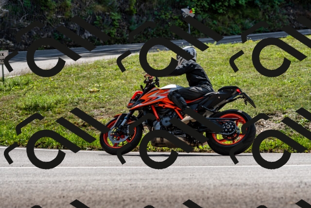 202509131304-DSC_9230_d2_