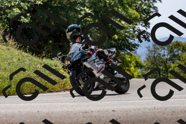 202509131328-DSC_9305_d2_